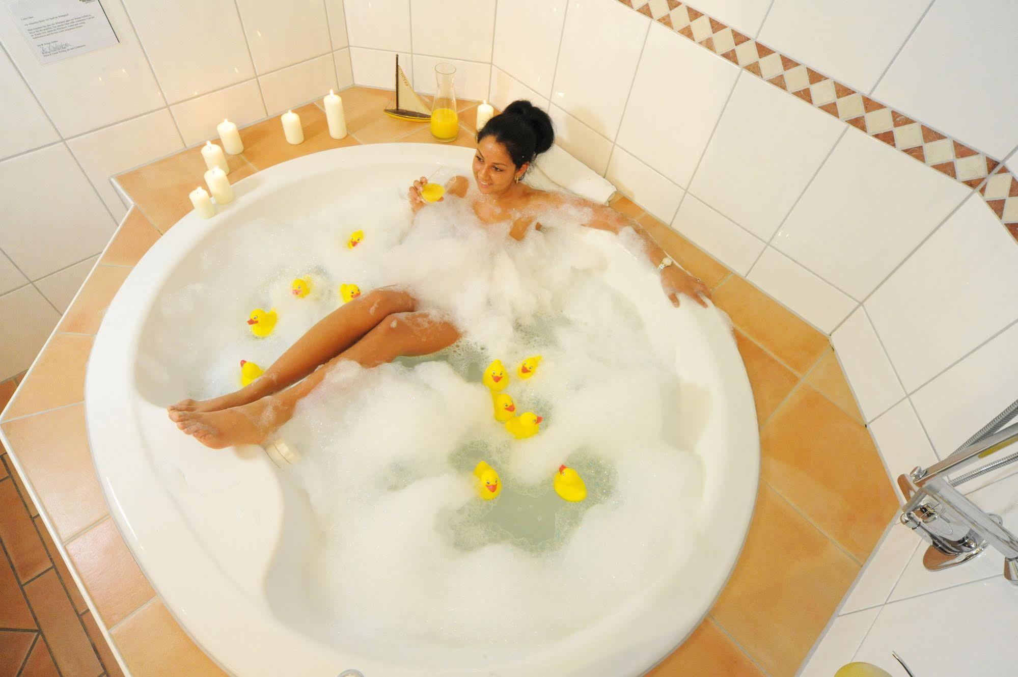 Wellings Romantik Hotel Zur Linde Moers Eksteriør bilde