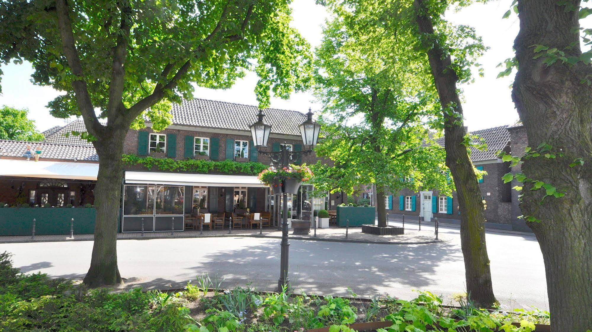 Wellings Romantik Hotel Zur Linde Moers Eksteriør bilde