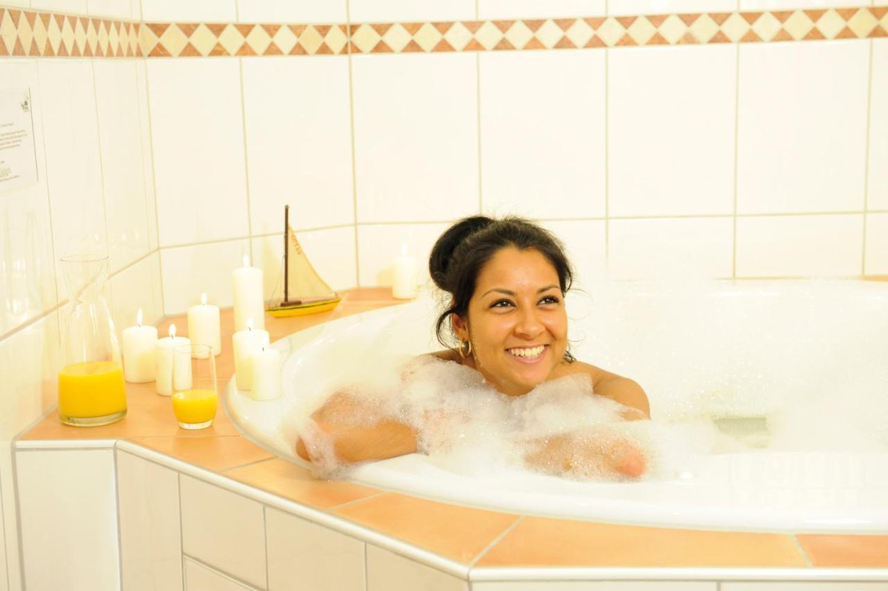Wellings Romantik Hotel Zur Linde Moers Eksteriør bilde