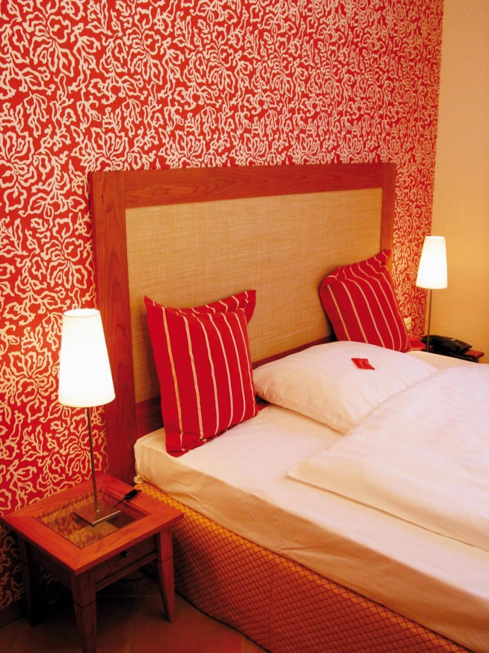 Wellings Romantik Hotel Zur Linde Moers Eksteriør bilde